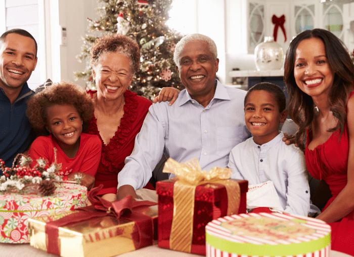 Navigating Holiday Challenges: Faith-based Relationship Tips for Cultivating Peace and Happiness This Christmas Season